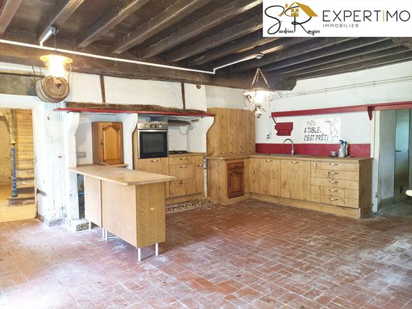 Blot-l'Église (63440) Exclu Maison Familiale à rafraîchir avec 5 Chambres – Blot-L'église (63)