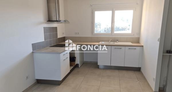 Location Appartement 3 pièces 60.69 m² - Althen-des-paluds 84210