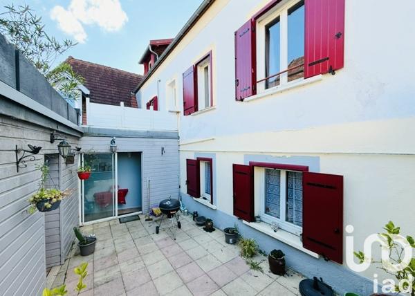 Maison 11 pièces de 270 m² à Lagor (64150)