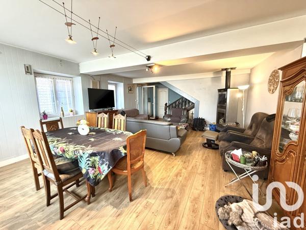 Maison 11 pièces de 270 m² à Lagor (64150)