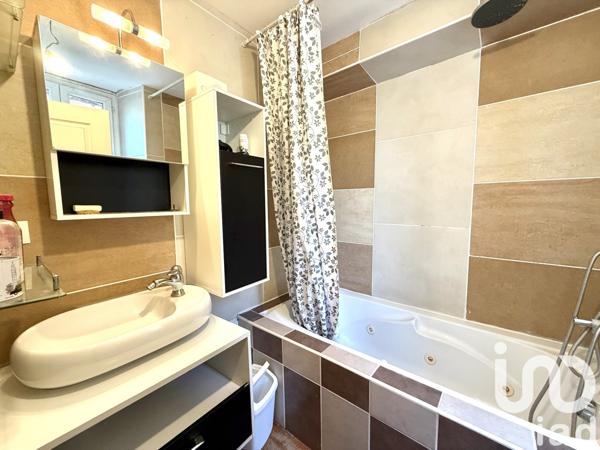 Maison 11 pièces de 270 m² à Lagor (64150)