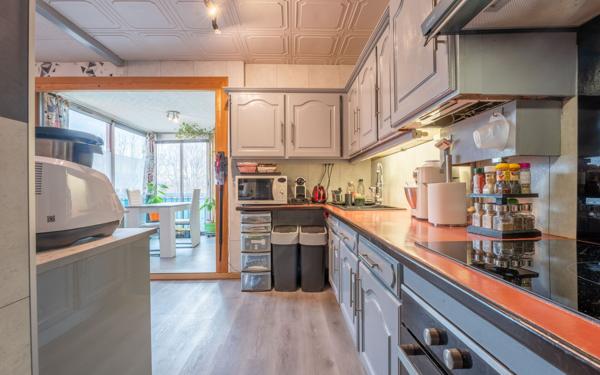 Appartement à vendre    5 pièces • 90,56 m2 Lyon 9