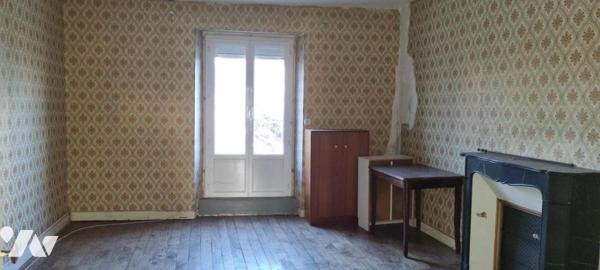 LA GUERCHE DE BGNE - Plein-centre - Vaste maison avec cour