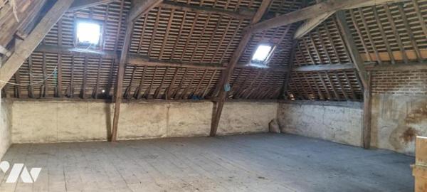 LA GUERCHE DE BGNE - Plein-centre - Vaste maison avec cour