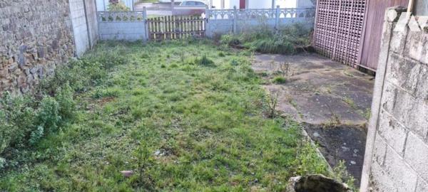 LA GUERCHE DE BGNE - Plein-centre - Vaste maison avec cour