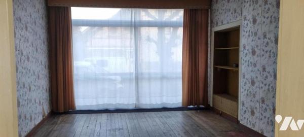 LA GUERCHE DE BGNE - Plein-centre - Vaste maison avec cour