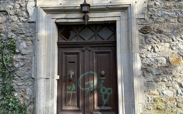 Maison à vendre    7 pièces •  Vallon-Pont-d'Arc