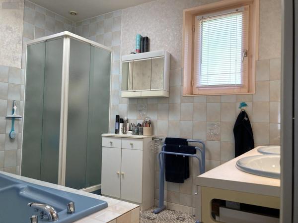 Maison individuelle à vendre à Saint-Rambert-en-Bugey dans l'Ain (01230), ref : VM1519-01032
