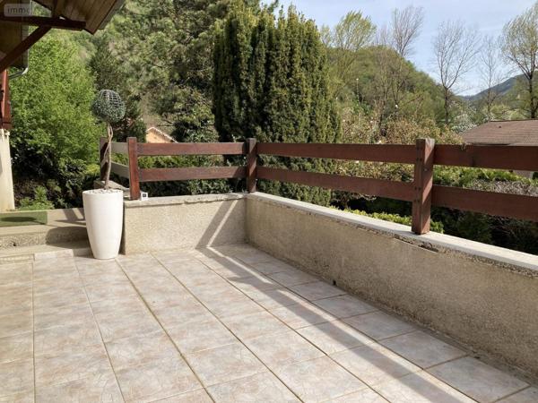 Maison individuelle à vendre à Saint-Rambert-en-Bugey dans l'Ain (01230), ref : VM1519-01032