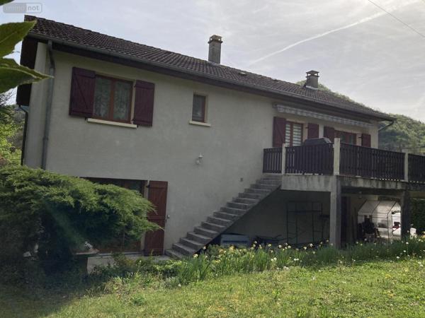 Maison individuelle à vendre à Saint-Rambert-en-Bugey dans l'Ain (01230), ref : VM1519-01032