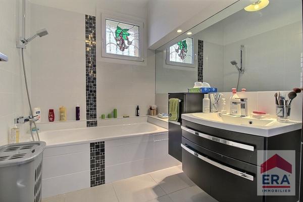 Maison Althen des Paluds - 7 pièces - 4 chambres - Piscine - Jardin - Garage