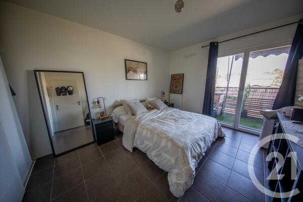Appartement T2 à vendre  2 pièces - 42,80 m 2   LE HAILLAN  - 33