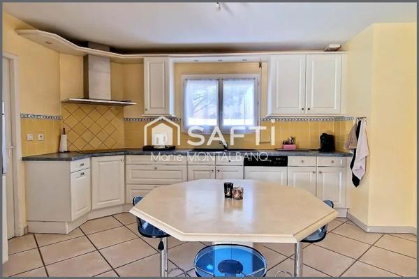 Maison familiale de plain pied avec piscine