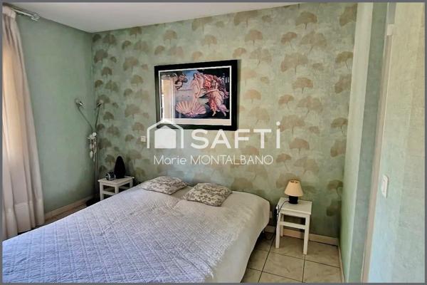 Maison familiale de plain pied avec piscine