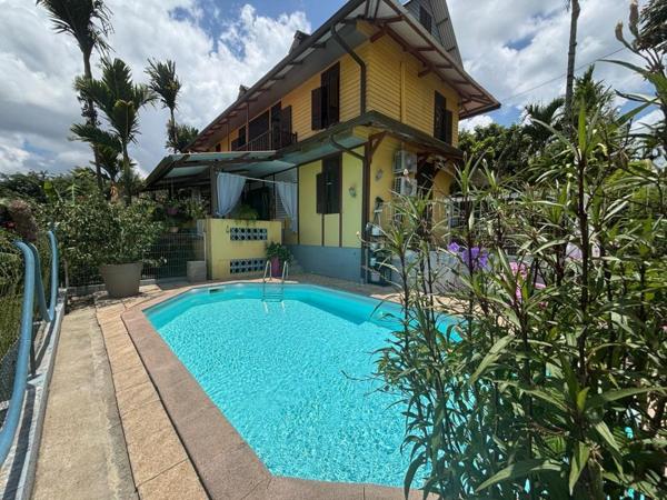 MAISON T6 TRADITIONNELLE GUYANAISE LE LONG DU FLEUVE