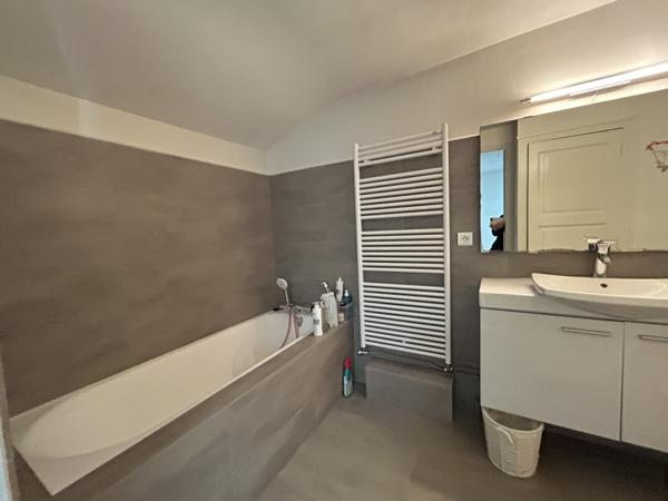 Agen (47000) MAISON 150 M2 3 CHAMBRES AVEC TERRASSE ET DÉPENDANCE