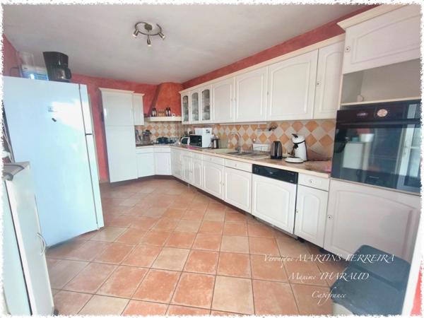 Maison à vendre 7 pièces avec jardin d'environ 1900 m2NEUILLY EN DUN (18)