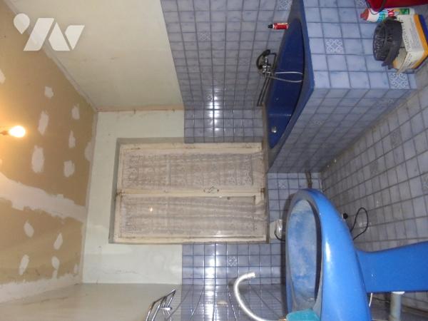 Maison de village à rénover offrant de grands volumes