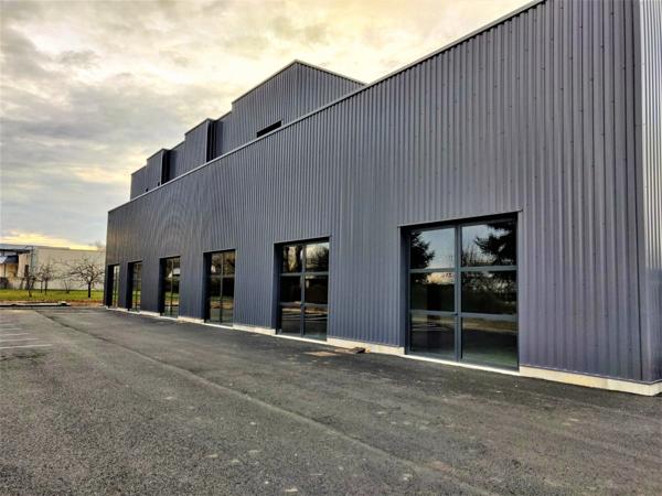 (37) TOURS NORD - ST CYR SUR LOIRE (Proche Rocade et Centre Commercial Auchan)local commercial, bureau ou entrepôt de stockage