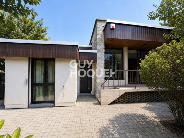 ÉCHIROLLES – MAISON FAMILIALE DE PLAIN-PIED – 5 CHAMBRES – SOUS-SOL – TERRAIN DE 373 M²