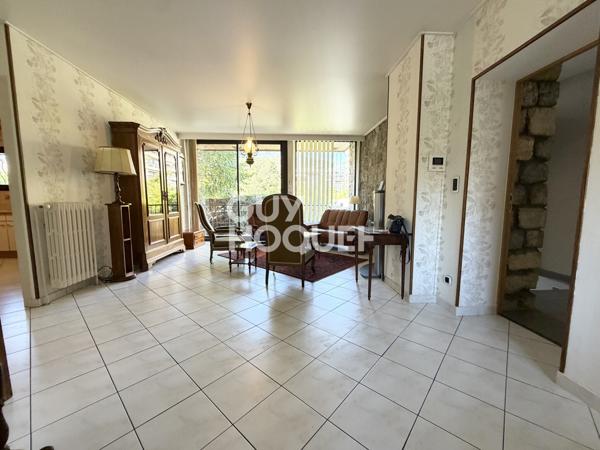 ÉCHIROLLES – MAISON FAMILIALE DE PLAIN-PIED – 5 CHAMBRES – SOUS-SOL – TERRAIN DE 373 M²