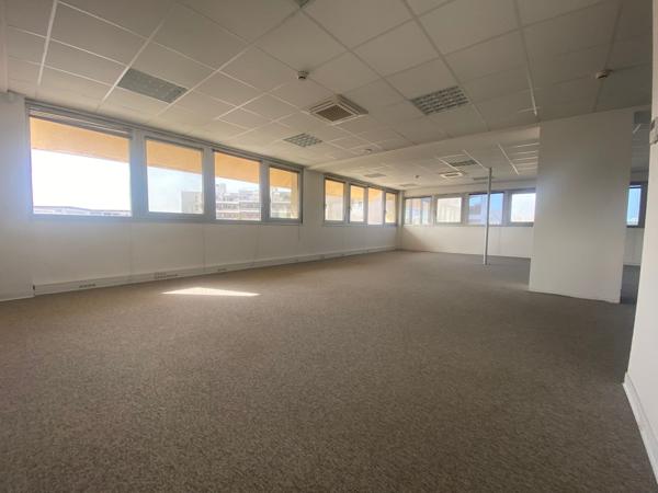 Bureaux à louer avec parkings - Bonneveine - 13008 Marseille
