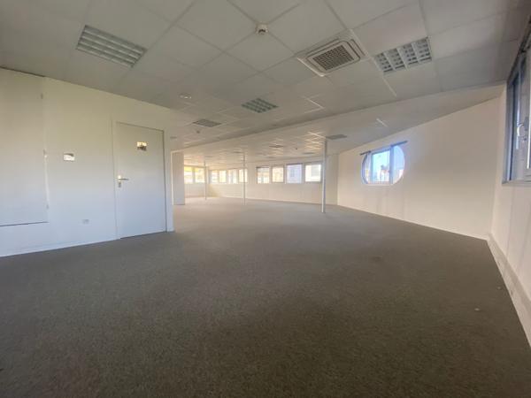 Bureaux à louer avec parkings - Bonneveine - 13008 Marseille
