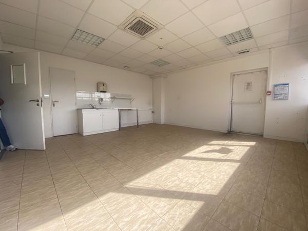 Bureaux à louer avec parkings - Bonneveine - 13008 Marseille