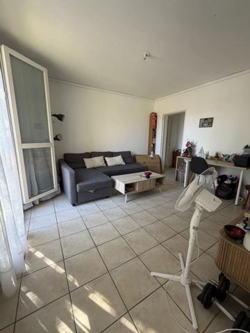 Location                                                      Appartement
                        
                     3 pièces                      58 m2                     à Salon-de-Provence