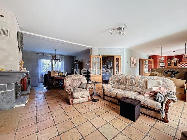 Pavillon traditionnel de 159m² à vendre à Aniche - Un véritable havre de paix ! 3 chambres - grand jardin - sous-sol complet - Prix : 270 000euros