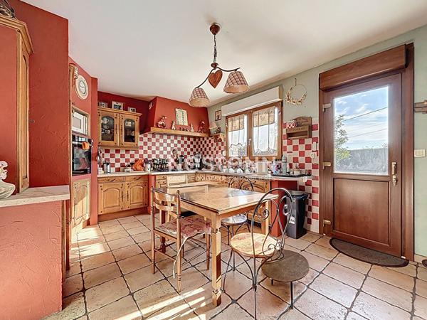 Pavillon traditionnel de 159m² à vendre à Aniche - Un véritable havre de paix ! 3 chambres - grand jardin - sous-sol complet - Prix : 270 000euros