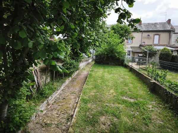 Maison de ville à vendre à Bressuire - Idéal investisseur
