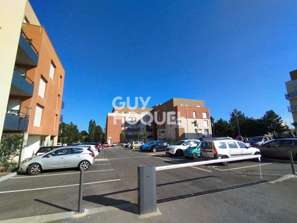 18 places de Parking proche facs de medecine