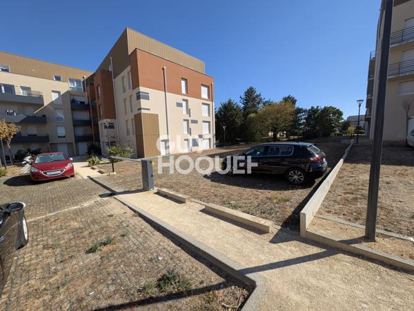 18 places de Parking proche facs de medecine