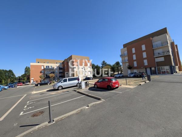 18 places de Parking proche facs de medecine