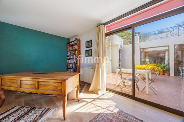 Marseille 13009 Le Cabot Villa d'Architecte / jardin / piscine