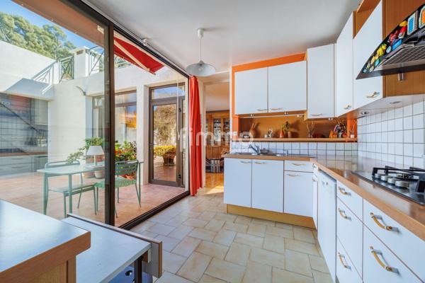 Marseille 13009 Le Cabot Villa d'Architecte / jardin / piscine