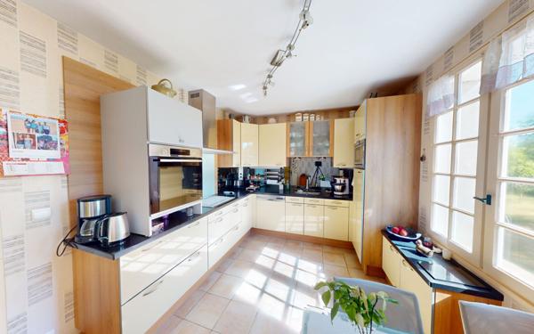 Maison à vendre    6 pièces • 163 m2 Saint-Bouize