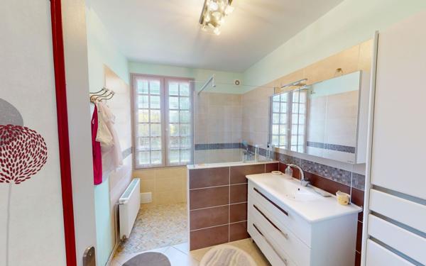 Maison à vendre    6 pièces • 163 m2 Saint-Bouize