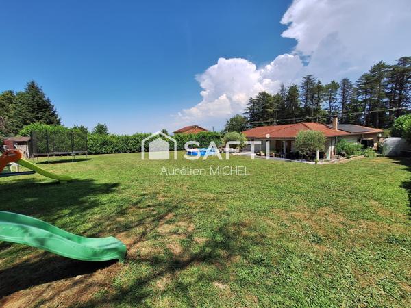 Maison de plain pied de 141m² sur un terrain de 1536m²