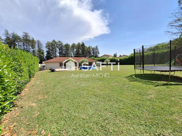 Maison de plain pied de 141m² sur un terrain de 1536m²