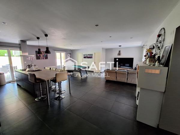 Maison de plain pied de 141m² sur un terrain de 1536m²