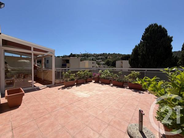 Appartement T2 à vendre  2 pièces - 31,33 m 2   LE LAVANDOU  - 83