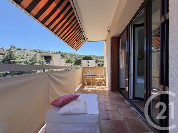Appartement T2 à vendre  2 pièces - 31,33 m 2   LE LAVANDOU  - 83