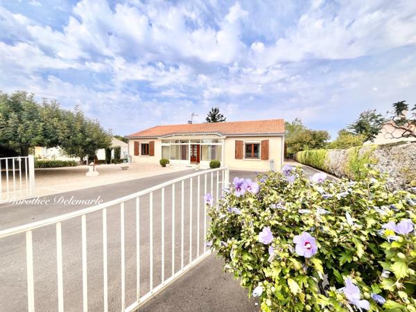 Maison à vendre 3 pièces BEAUVOIR SUR NIORT (79) 130 m² habitables sur 1 322 m² de terrain arboré, atelier et double garage