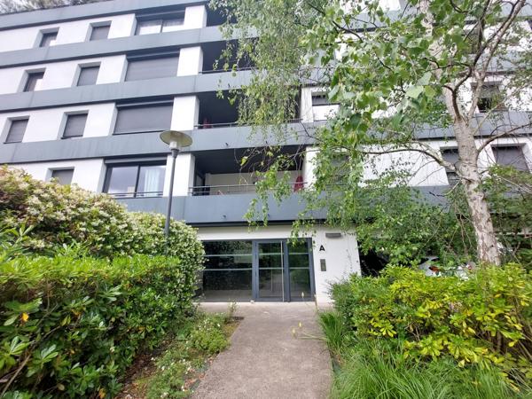 Appartement et parkings
