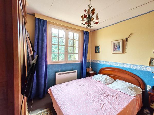 Maison de Plain-pied / 3 chambres / garage et son terrain de 9880m² à 2 minutes du centre !