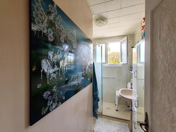 Maison de Plain-pied / 3 chambres / garage et son terrain de 9880m² à 2 minutes du centre !