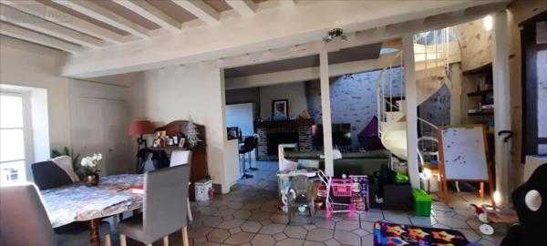 Maison restaurée à vendre à Saint-Benoît-du-Sault dans l'Indre (36170), ref : 021/1533