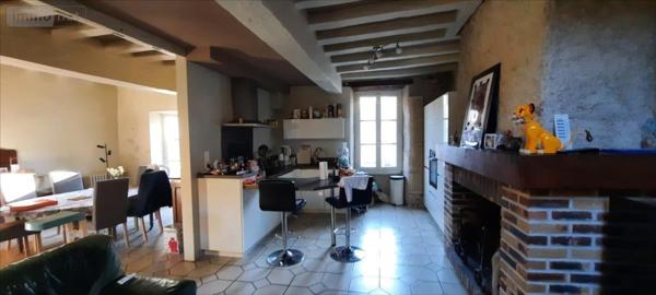 Maison restaurée à vendre à Saint-Benoît-du-Sault dans l'Indre (36170), ref : 021/1533